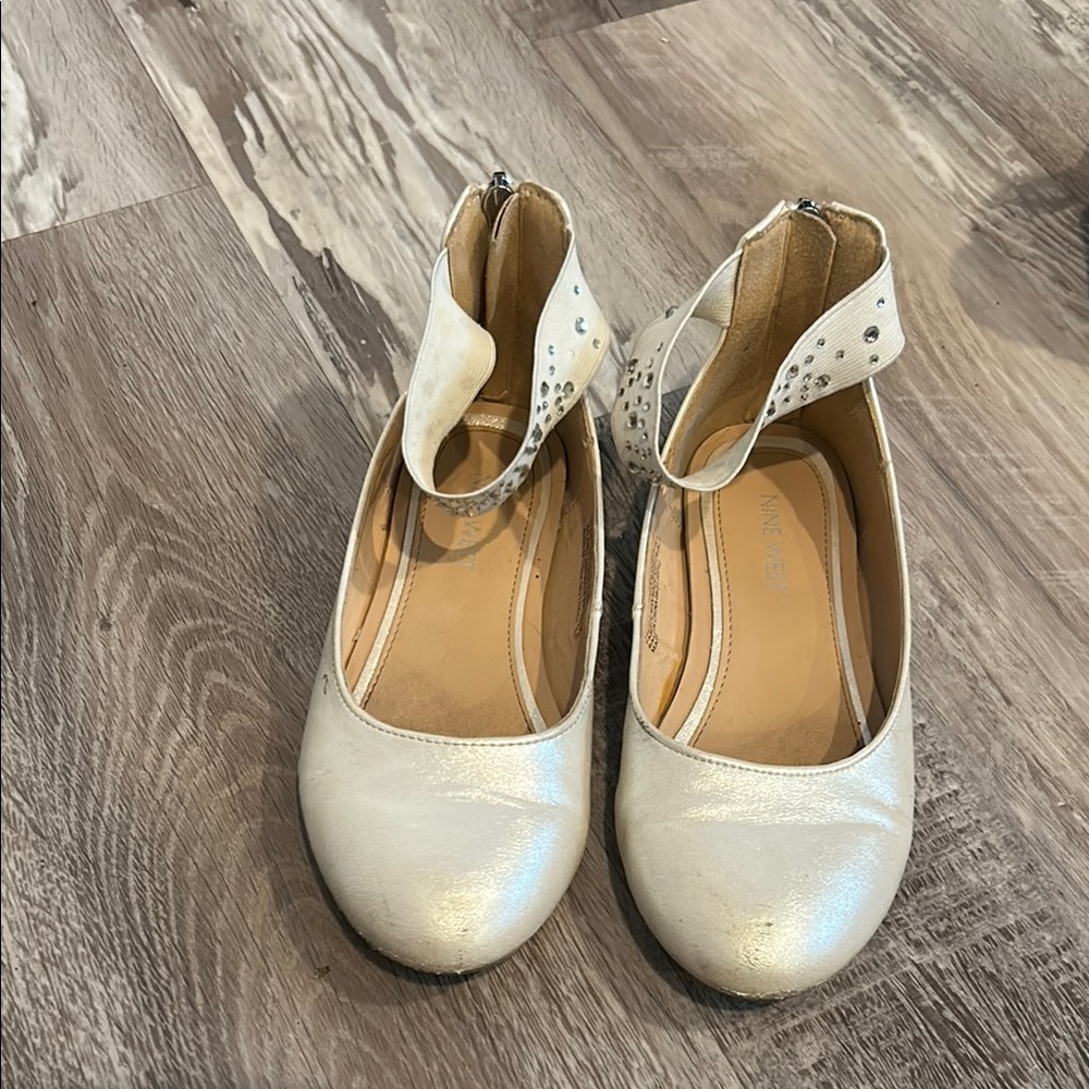 Nine West White Flats with Silver Accents